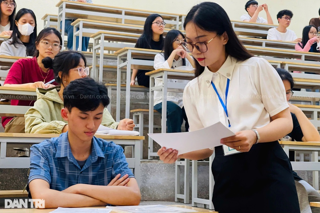 Thí sinh chọn toán, văn áp đảo tại kỳ thi đánh giá năng lực Sư phạm Hà Nội - 3 Thí sinh chọn toán, văn áp đảo tại kỳ thi đánh giá năng lực Sư phạm Hà Nội - 3