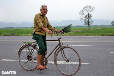 Xe đạp 40 năm trước giá vài chỉ vàng nay chỉ dùng đi chăn bò, thăm ruộng