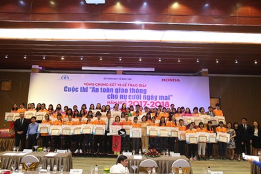 Tăng cường hoạt động giáo dục an toàn giao thông trong trường học