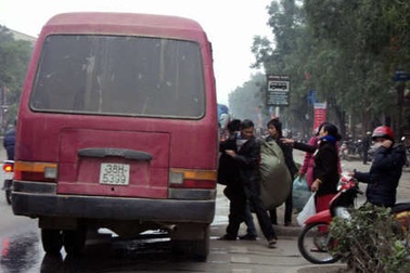 Ngăn chặn nạn “xe dù, bến cóc” vào dịp Tết!