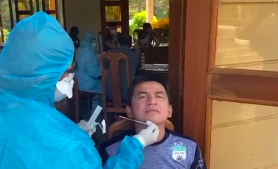 Kiatisuk và cầu thủ HA Gia Lai xét nghiệm Covid-19, sẵn sàng cho V-League - 1 Kiatisuk và cầu thủ HA Gia Lai xét nghiệm Covid-19, sẵn sàng cho V-League - 1