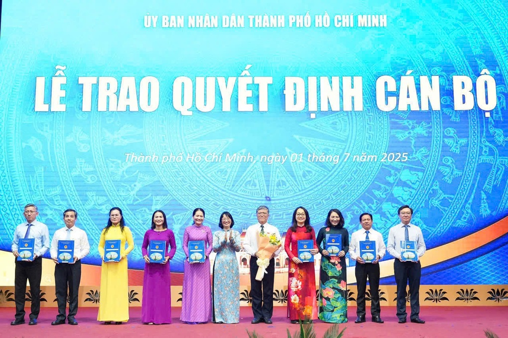Giám đốc và 9 phó giám đốc Sở GDĐT TPHCM sau hợp nhất - 2 Giám đốc và 9 phó giám đốc Sở GDĐT TPHCM sau hợp nhất - 2