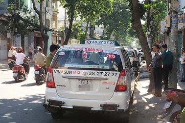 Truy bắt đối tượng cướp taxi táo tợn ở Sài Gòn