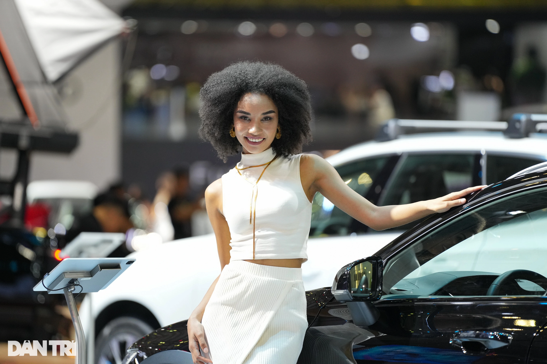 Ngắm những bóng hồng tại Việt Nam Motor Show 2022 - 11 Ngắm những bóng hồng tại Việt Nam Motor Show 2022 - 11