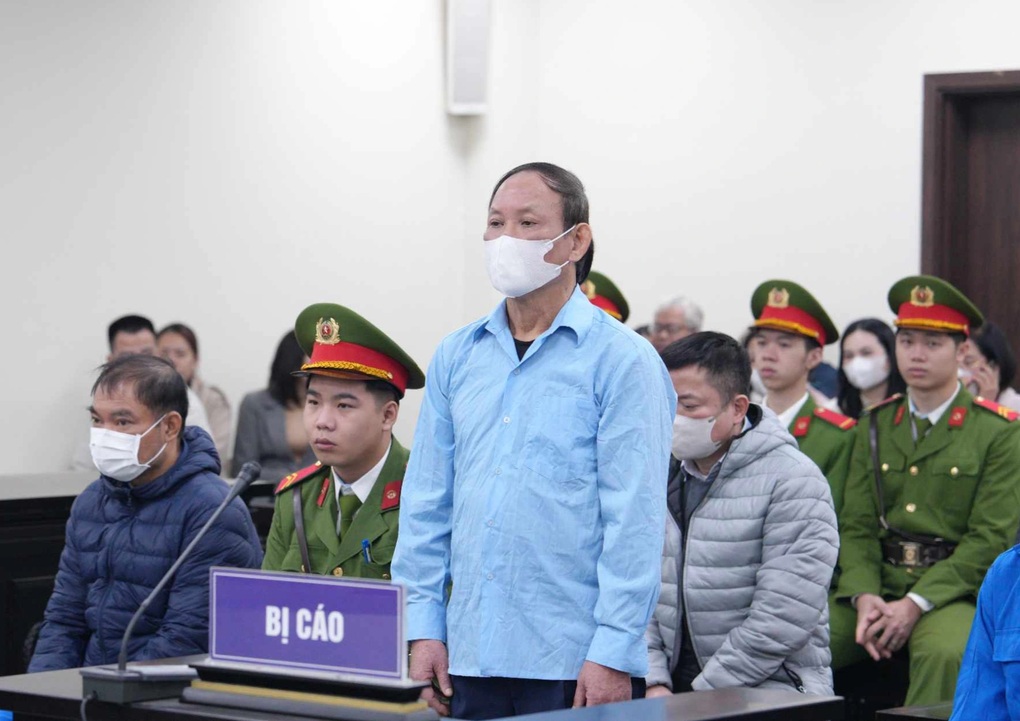 Cựu Chủ tịch Nhà xuất bản Giáo dục Nguyễn Đức Thái lĩnh 12 năm tù - 1 Cựu Chủ tịch Nhà xuất bản Giáo dục Nguyễn Đức Thái lĩnh 12 năm tù - 1