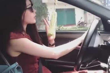Clip gây tranh cãi vì hành động Nam Em lái xe thiếu an toàn