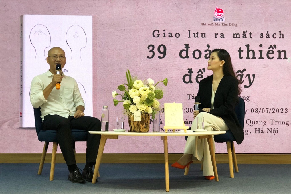 Nhà báo Phan Đăng ra mắt cuốn sách 39 đoản thiền để thấy - 1 Nhà báo Phan Đăng ra mắt cuốn sách 39 đoản thiền để thấy - 1