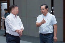 Chủ tịch TPHCM thúc đẩy dự án đường sắt kết nối siêu cảng Cái Mép - Thị Vải