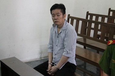 Buôn bán thuốc giả, đồ chơi kích dục, vợ chồng người Trung Quốc lãnh án tù