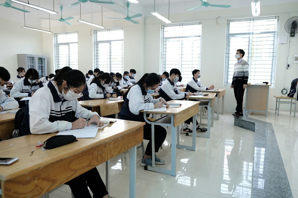 Thầy trò Hà Nội vất vả thích nghi trở lại lớp học trực tiếp - 1 Thầy trò Hà Nội vất vả thích nghi trở lại lớp học trực tiếp - 1