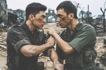 "Mưa đỏ" vượt mốc 551 tỷ đồng, trở thành phim Việt ăn khách nhất lịch sử