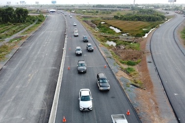 Cao tốc nghìn tỷ cho xe dưới 16 chỗ và xe tải 2,5 tấn lưu thông dịp Tết