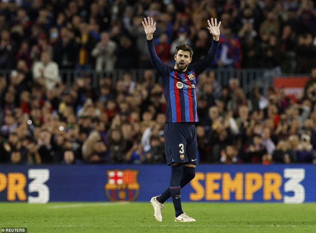 Barcelona lên ngôi đầu bảng La Liga trong ngày chia tay Pique đầy cảm xúc - 9 Barcelona lên ngôi đầu bảng La Liga trong ngày chia tay Pique đầy cảm xúc - 9