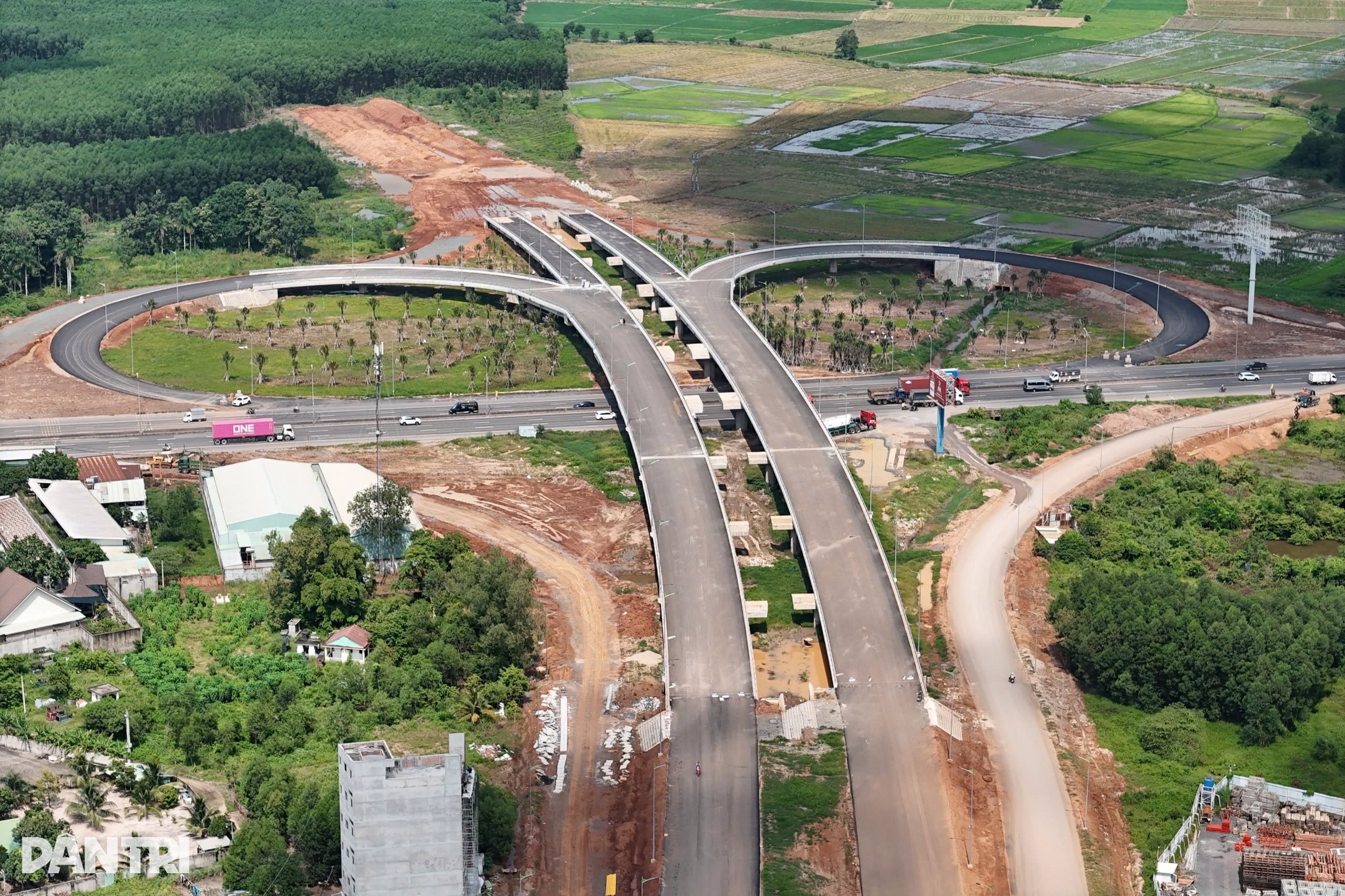 Hiện trạng tiến độ các tuyến đường kết nối sân bay Long Thành - 10