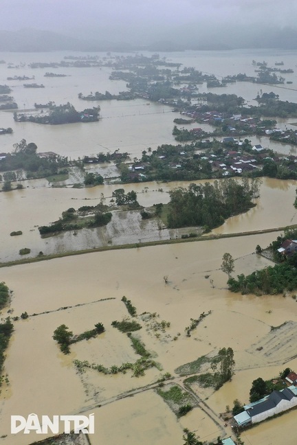 Tin giả giữa dòng lũ