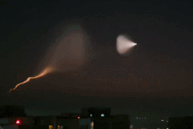 Clip "ánh sáng bí ẩn xuất hiện trên bầu trời tại Việt Nam" nổi bật tuần qua