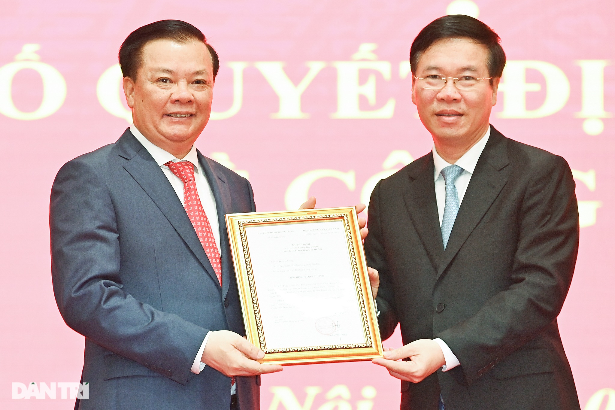 Lễ nhậm chức Bí thư Thành ủy Hà Nội của ông Đinh Tiến Dũng - 6 Lễ nhậm chức Bí thư Thành ủy Hà Nội của ông Đinh Tiến Dũng - 6
