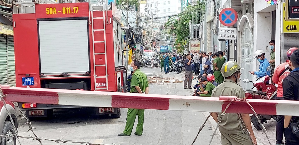 Nổ lớn xé toạc một bức tường, cả khu phố kinh hãi - 1 Nổ lớn xé toạc một bức tường, cả khu phố kinh hãi - 1