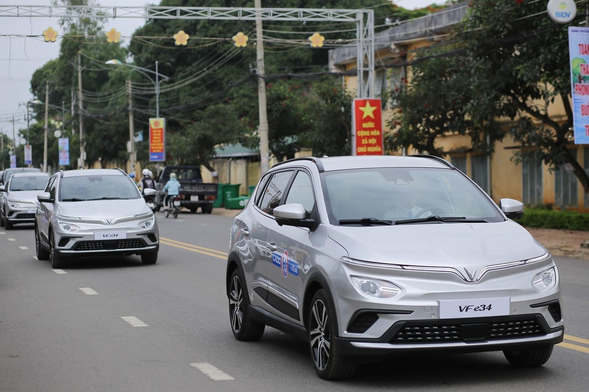 VinFast VF e34 chạy dịch vụ - lời giải cho bài toán di chuyển thời bão giá - 2 VinFast VF e34 chạy dịch vụ - lời giải cho bài toán di chuyển thời bão giá - 2