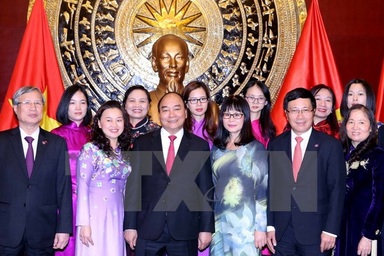 Thủ tướng gặp nhân viên Đại sứ quán và người Việt tại Bắc Kinh