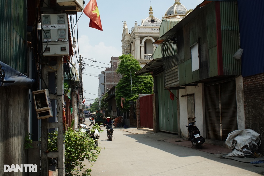 Làng mổ xẻ phế liệu, dân thu nhập bạc triệu mỗi ngày ở Bắc Ninh - 2 Làng mổ xẻ phế liệu, dân thu nhập bạc triệu mỗi ngày ở Bắc Ninh - 2