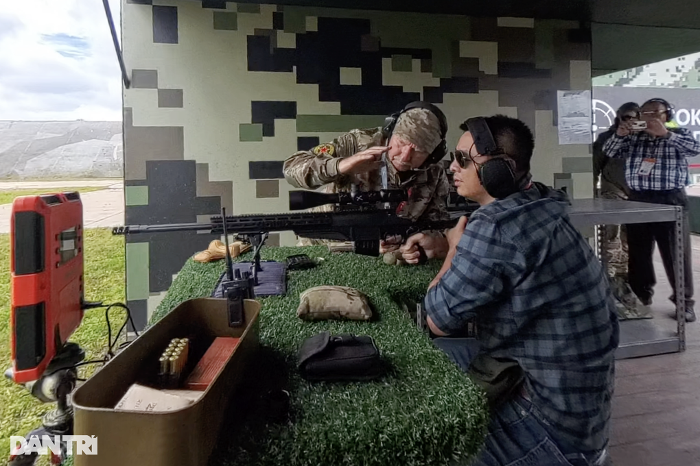 Phóng viên Dân trí bắn đạn thật 14 loại súng hiện đại của Nga ở ARMY-2024 - 4 Phóng viên Dân trí bắn đạn thật 14 loại súng hiện đại của Nga ở ARMY-2024 - 4