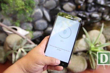 Thử nghiệm cảm biến vân tay trên Galaxy J7 Prime