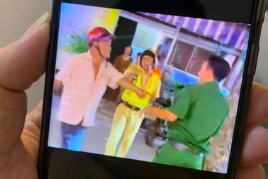 Bắt tạm giam người chống đối CSGT, xô ngã thanh niên xung phong ở TPHCM