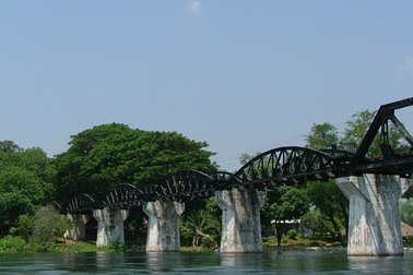 Trên cầu sông Kwai 
