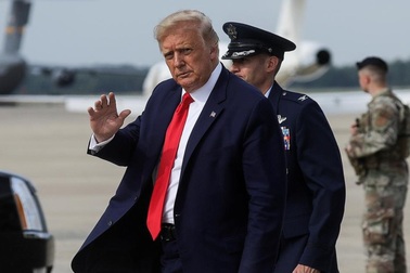 Ông Trump gây tranh cãi vì gợi ý cử tri bỏ phiếu 2 lần