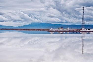 Hồ nước mặn Chaka - tấm gương của bầu trời