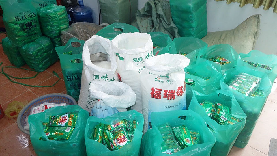 Bắt 2 vợ chồng sản xuất trà, bột ngọt giả nhiều thương hiệu nổi tiếng - 3 Bắt 2 vợ chồng sản xuất trà, bột ngọt giả nhiều thương hiệu nổi tiếng - 3