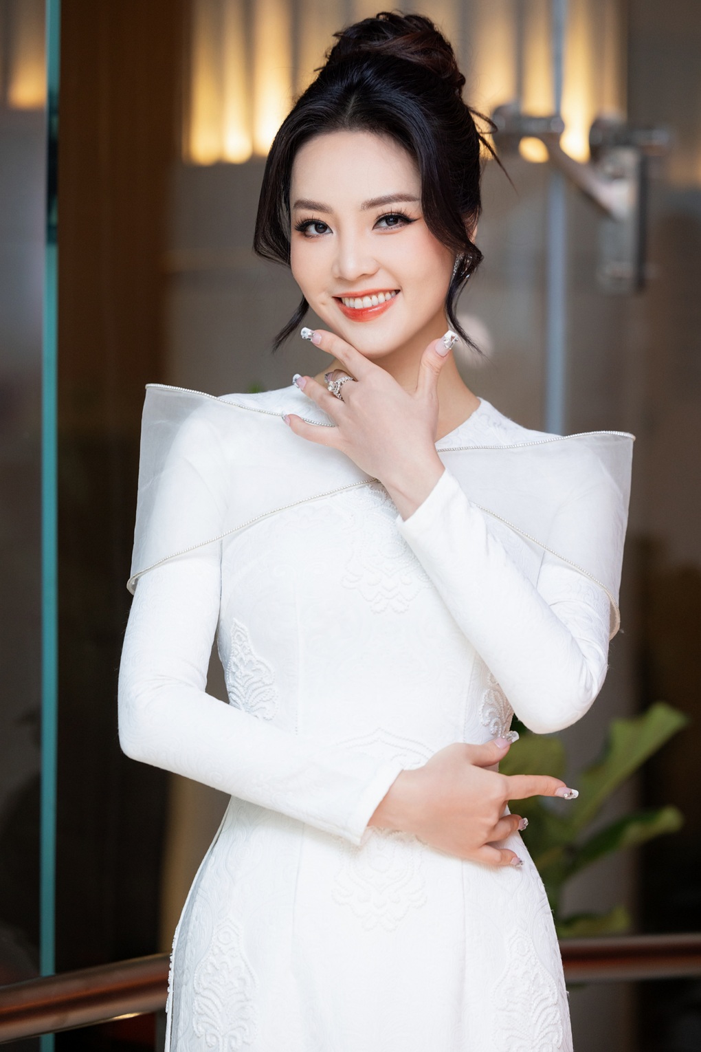 Á hậu Thụy Vân: Tôi không phẫu thuật thẩm mỹ - 2 Á hậu Thụy Vân: Tôi không phẫu thuật thẩm mỹ - 2