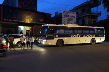 Đánh sập “động lắc” được quảng cáo là của cán bộ công an