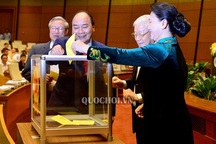Quốc hội thông qua danh sách 48 lãnh đạo được lấy phiếu tín nhiệm
