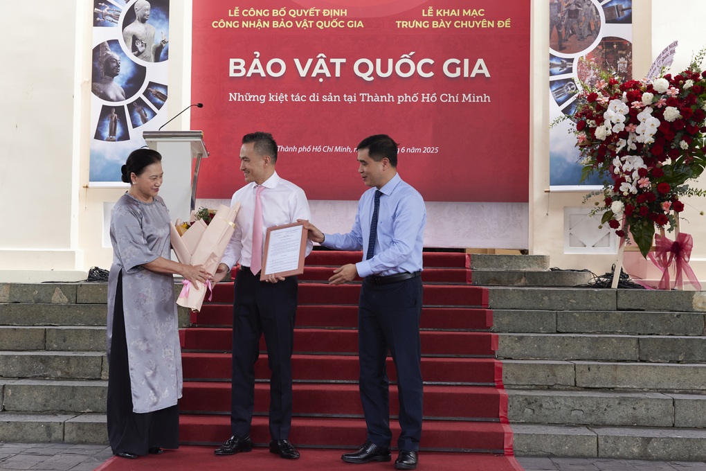 Diễn viên Chi Bảo hé lộ cuộc sống, thú chơi đồ cổ sau khi giải nghệ - 1 Diễn viên Chi Bảo hé lộ cuộc sống, thú chơi đồ cổ sau khi giải nghệ