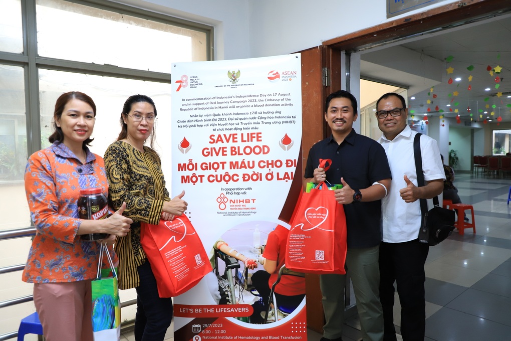 Đại sứ quán Indonesia tại Việt Nam tổ chức hiến máu tình nguyện - 2 Đại sứ quán Indonesia tại Việt Nam tổ chức hiến máu tình nguyện - 2