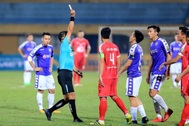 Văn Quyết bị thẻ đỏ, Hà Nội FC vẫn thắng Viettel trong trận derby thủ đô