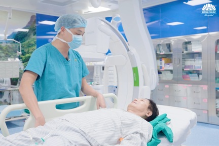 Nút mạch tuyến tiền liệt điều trị cơn đau tiểu cho bệnh nhân cao tuổi