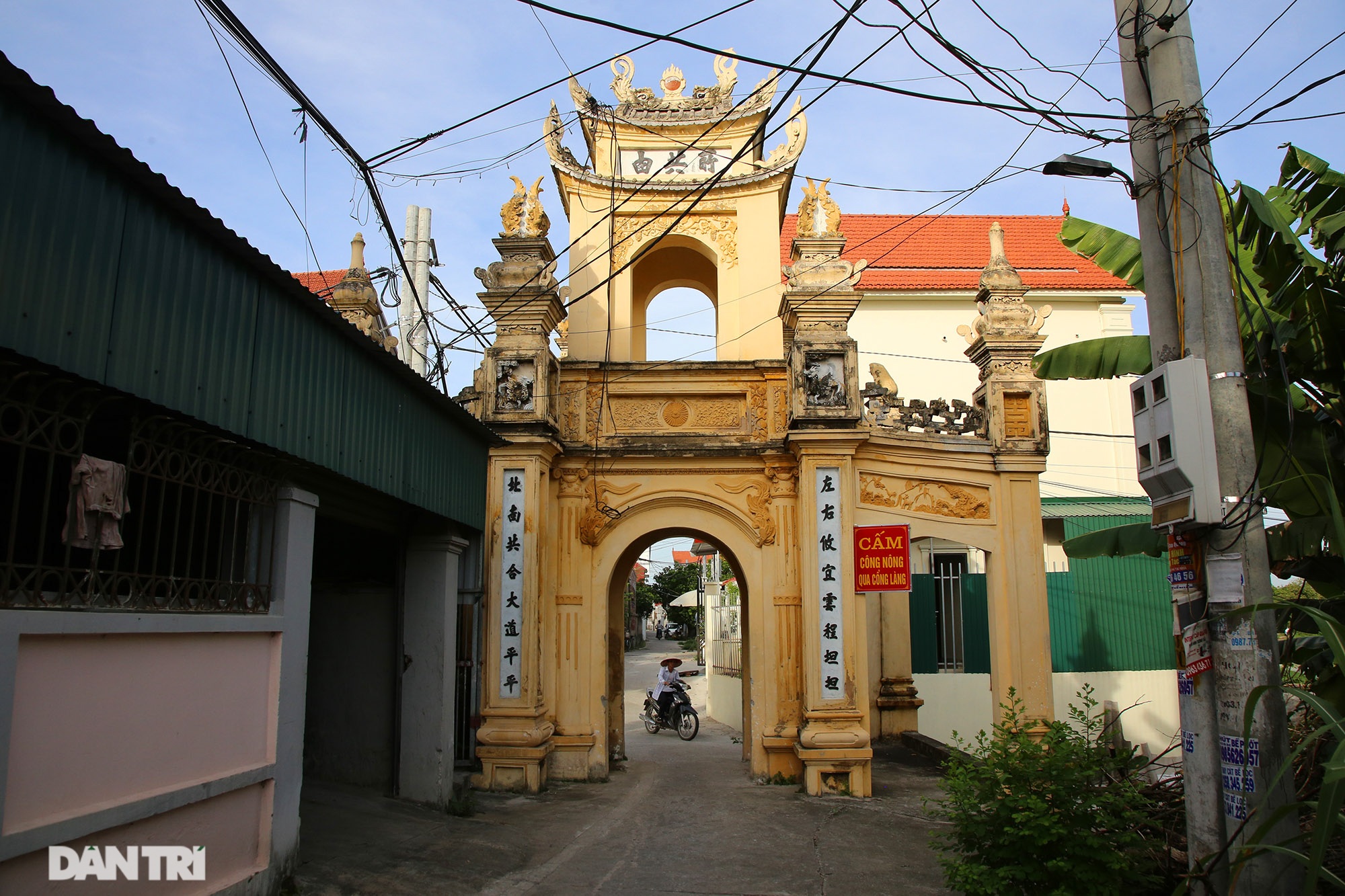 Những cổng làng tuyệt đẹp còn lại ở nông thôn miền Bắc - 4 Những cổng làng tuyệt đẹp còn lại ở nông thôn miền Bắc - 4