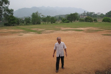 Thầy giáo già hiến 12.000m2 đất xây trường học