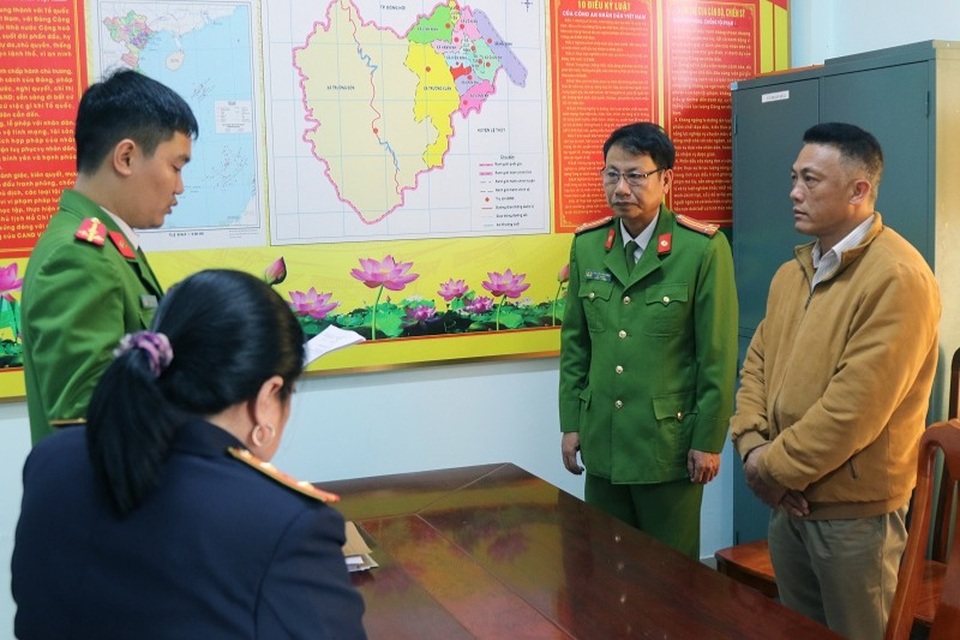 Để xảy ra phá rừng, trạm trưởng trạm bảo vệ rừng bị khởi tố - 1 Để xảy ra phá rừng, trạm trưởng trạm bảo vệ rừng bị khởi tố - 1