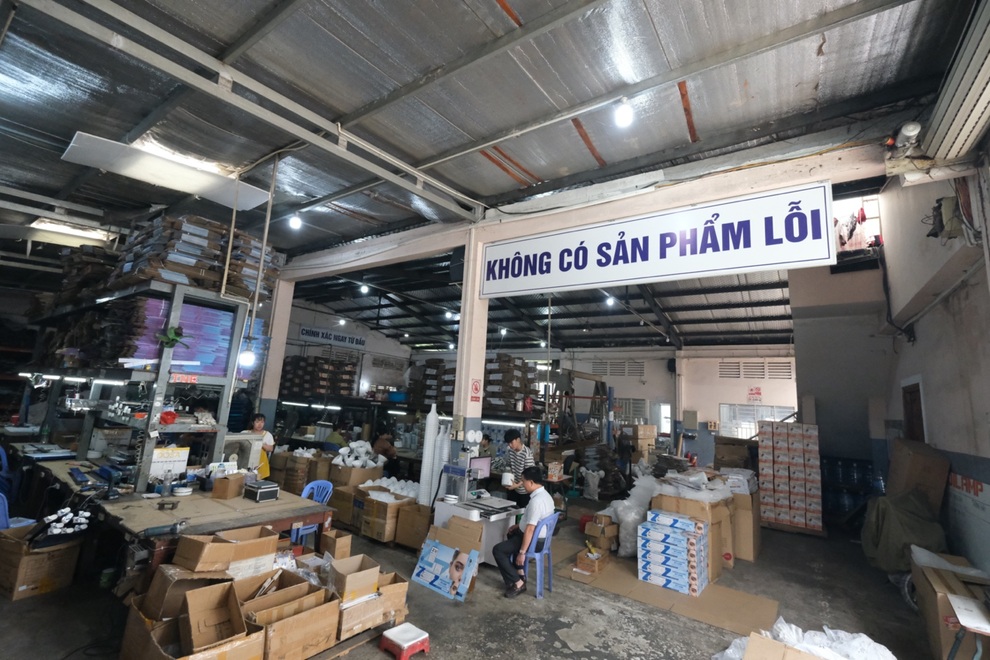 Giải pháp trị liệu tia hồng ngoại và ánh sáng phục vụ ngành y từ Thành Nhân TNE - 1