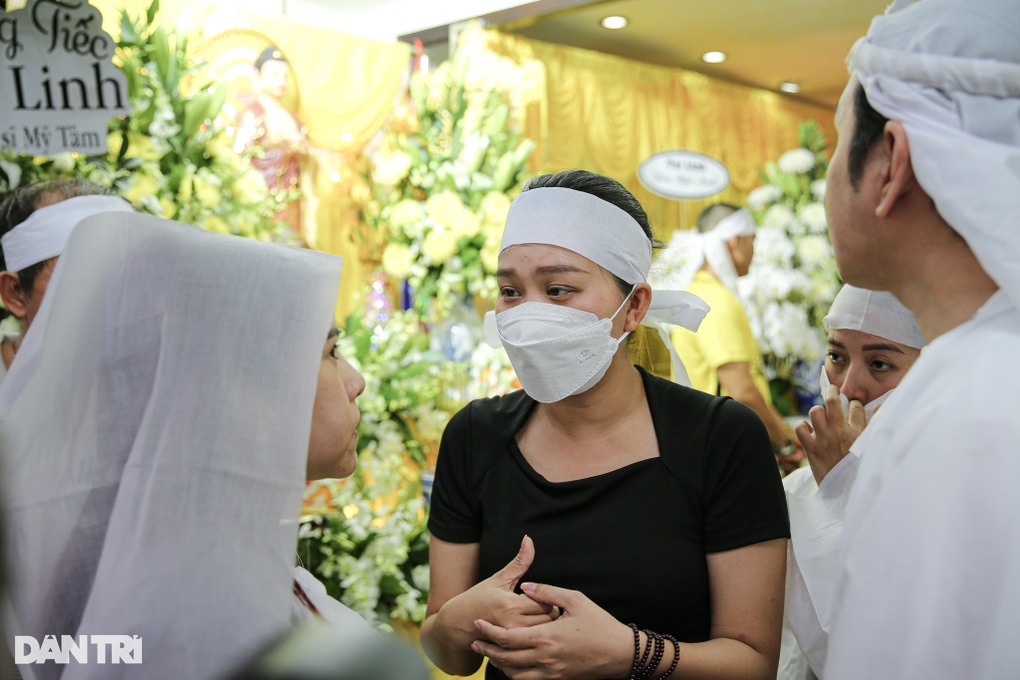 Cháu gái NSƯT Vũ Linh: Tôi sẽ nhờ pháp luật can thiệp nếu ai vu khống tôi - 1 Cháu gái NSƯT Vũ Linh: Tôi sẽ nhờ pháp luật can thiệp nếu ai vu khống tôi - 1