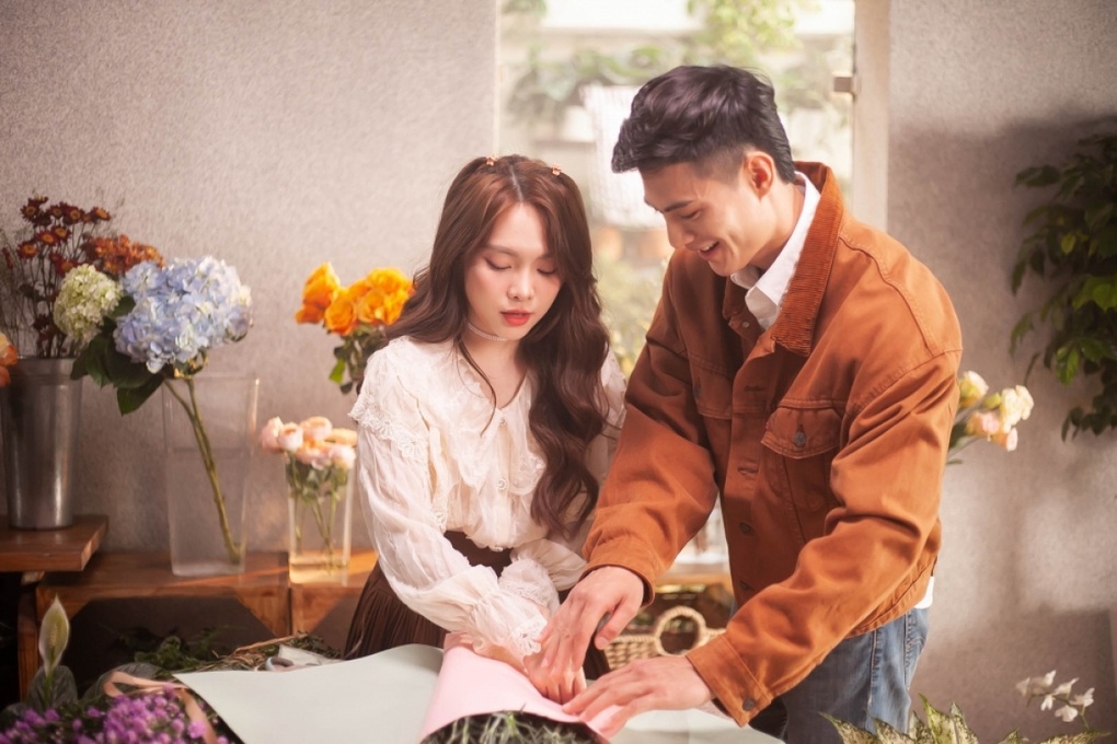 Na Ngọc Anh khoe giọng hát trong trẻo trong Falling in love - 3 Na Ngọc Anh khoe giọng hát trong trẻo trong Falling in love - 3