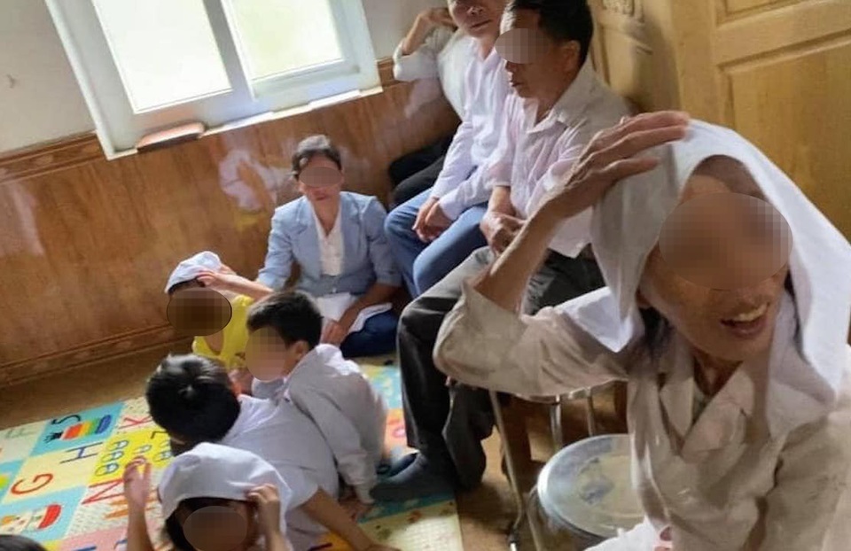 Công an huyện Anh Sơn phát hiện nhóm người đang tuyên truyền về %22Hội thánh Đức Chúa trời mẹ%22.jpeg Công an huyện Anh Sơn phát hiện nhóm người đang tuyên truyền về %22Hội thánh Đức Chúa trời mẹ%22.jpeg