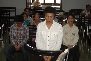 Ba bị cáo chém cơ thủ Lê Dũng lĩnh 16,5 năm tù