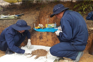 Phát hiện 8 ngôi mộ có thông tin của liệt sĩ quân tình nguyện Việt Nam