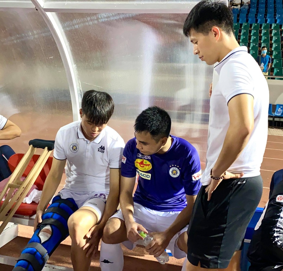 “Duy Mạnh chấn thương đáng tiếc, nhưng vấn đề của Văn Lâm còn lo hơn” - 3 “Duy Mạnh chấn thương đáng tiếc, nhưng vấn đề của Văn Lâm còn lo hơn” - 3