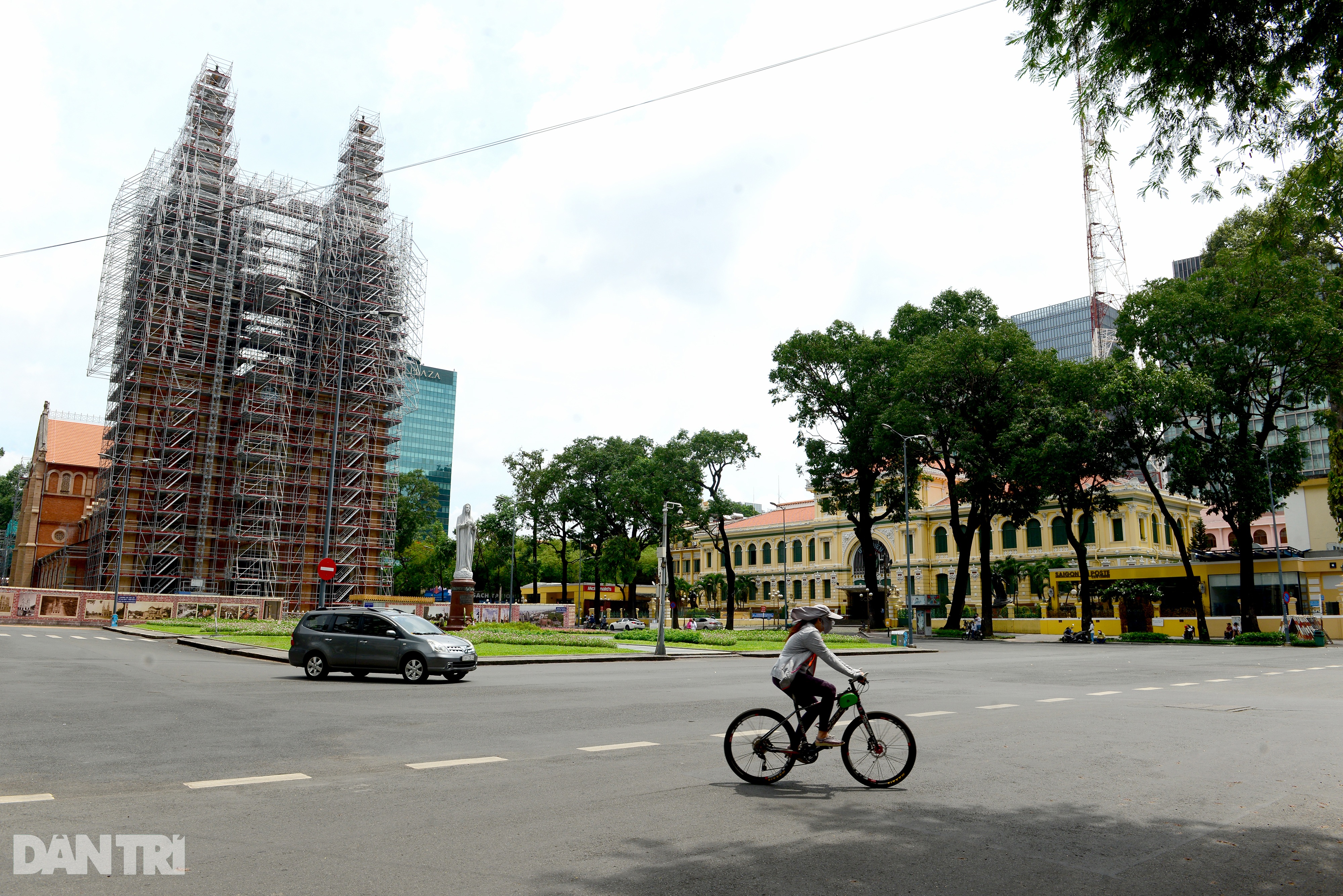Người lao động nghèo ở Sài Gòn vất vả mưu sinh sau 1 tuần giãn cách xã hội - 13 Người lao động nghèo ở Sài Gòn vất vả mưu sinh sau 1 tuần giãn cách xã hội - 13